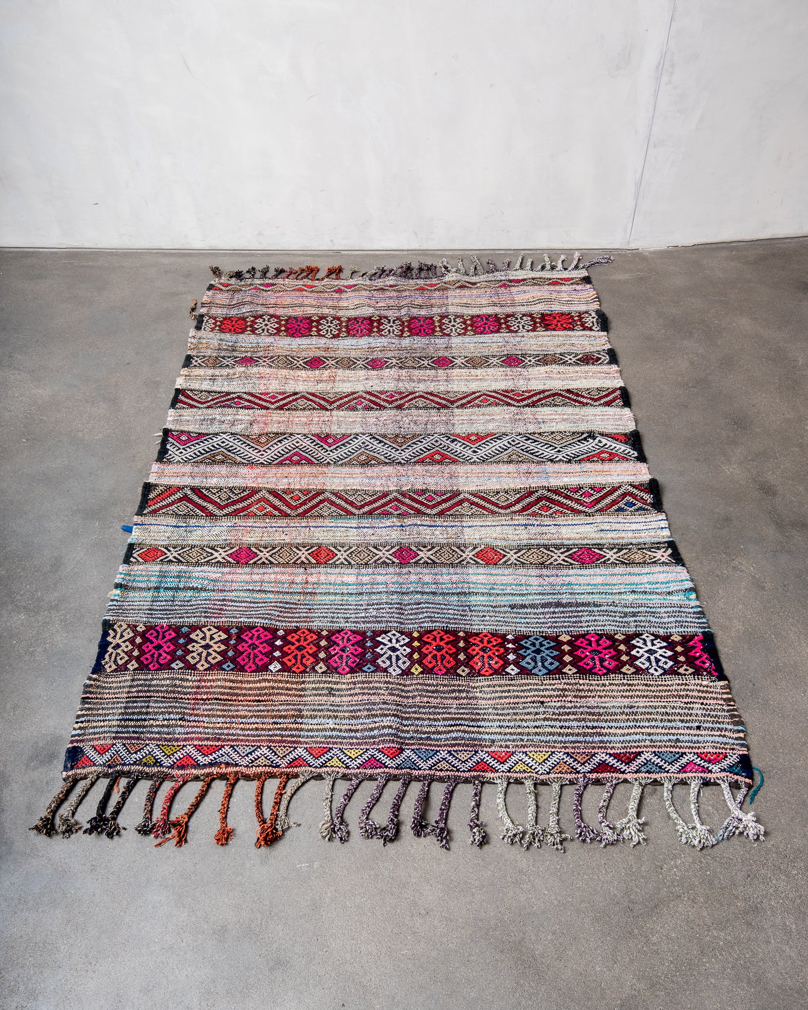 Modern, designer, handcrafted Berber rug from Morocco. Kelim carpet with beautiful designs and robust flat weave. 100% wool.